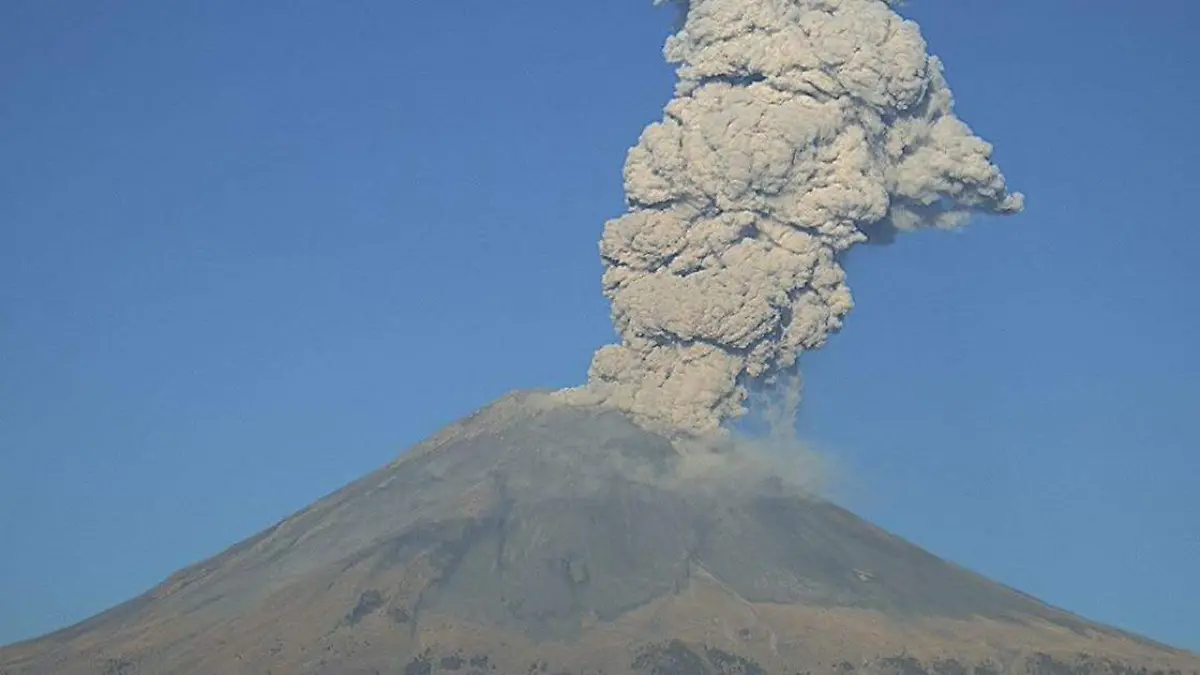 Las imágenes de postal que regala el volcán Popocatépetl a los estados que lo rodean no se han detenido